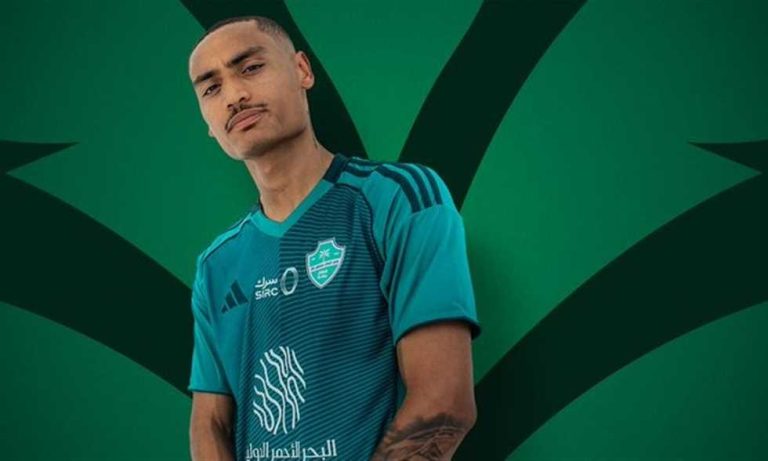 أهلي جدة يضم إنزو ميلو من شتوتجارت
                
                أعلن نادي أهلي جدة السعودي تعاقده مع الفرنسي إنزو ميلو من شتوتجارت الألماني.
                الأحد، 10 أغسطس 2025 - 00:17