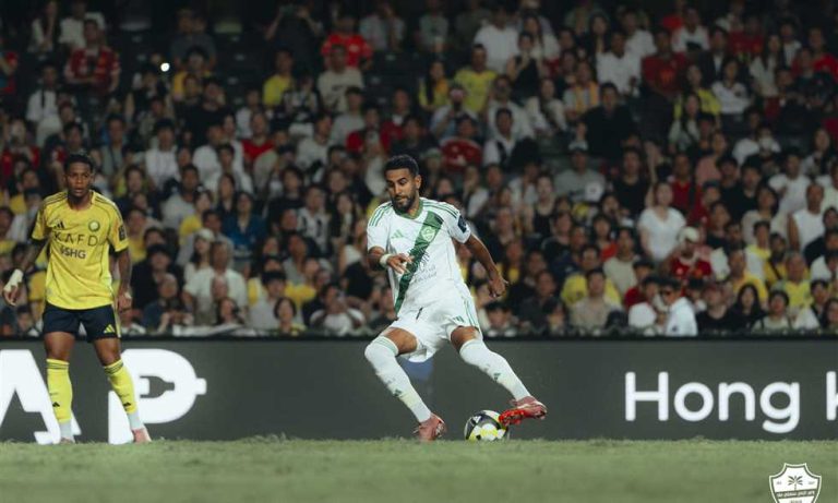 أهلي جدة يوزع مكافأة السوبر السعودي كاملة على لاعبيه
                
                أوضحت جريدة الرياضية السعودية أن اللجنة التنفيذية في نادي أهلي جدة وعدت بمنح مكافأة كأس السوبر، المقدَّمة من الاتحاد السعودي لكرة القدم، كاملةً إلى لاعبي الفريق.
                الأحد، 24 أغسطس 2025 - 12:54