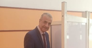 إدلاء رئيس جهاز الإحصاء بصوته في انتخابات مجلس الشيوخ 2025