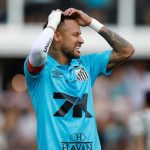 جلوبو: إصابة نيمار في الفخذ.. وسانتوس يبلغ الاتحاد البرازيلي قبل استدعائه
                
                أعلن نادي سانتوس إصابة نيمار بتورم في الفخذ وخضوع اللاعب للعلاج وسط محاولات للحاقه بمواجهة فلومينينسي الأسبوع المقبلأ.
                الأحد، 24 أغسطس 2025 - 15:35