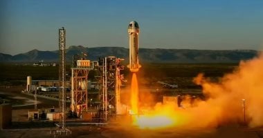 رحلة بلو أوريجين الفضائية NS-34 تحمل طاقمًا عالميًا بنجاح