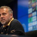 إيقاف فليك وتغريم لامين يامال وليفاندوفسكي عقب مباراة إنتر
                
                أعلن الاتحاد الأوروبي لكرة القدم "يويفا" إيقاف هانز فليك المدير الفني لبرشلونة ومساعده ماركوس سورج بالإضافة إلى غرامة ثنائي الفريق.
                الجمعة، 08 أغسطس 2025 - 18:22