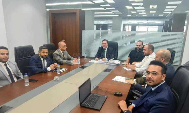 خبر في الجول - عقد جلسة استماع باتحاد الكرة بسبب شكوى الزمالك ضد زيزو
                
                تم عقد جلسة استماع اليوم الثلاثاء باتحاد الكرة بسبب شكوى نادي الزمالك ضد أحمد زيزو.
                الثلاثاء، 26 أغسطس 2025 - 17:23