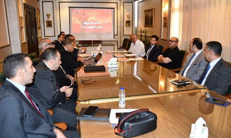 اجتماع بين أشرف صبحي واللجنة الأولمبية لبحث خطة الإعداد لـ أولمبياد لوس أنجلوس 2026
                
                عقد أشرف صبحي وزير الشباب والرياضة اجتماعا مع ياسر إدريس رئيس اللجنة الأولمبية المصرية، وذلك لبحث خطط اللجنة المصرية للاستعداد للمشاركة في دورة الألعاب الأولمبية في لوس أنجلوس 2026.
                الأحد، 17 أغسطس 2025 - 23:53