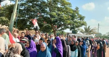 إقبال كثيف أمام اللجان بالجيزة مع بداية اليوم الثانى لانتخابات الشيوخ