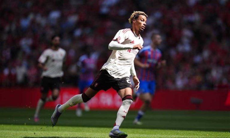 لتعويض ريان شرقي.. استدعاء إيكيتيكي لمنتخب فرنسا لأول مرة
                
                أعلن المنتخب الفرنسي يوم الأحد انضمام هوجو إيكيتيكي مهاجم ليفربول لقائمة الديوك للتوقف الدولي المقبل.
                الأحد، 31 أغسطس 2025 - 18:41