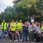 شاهد.. مواطنون يستقبلون موكب الرئيس السيسى بالزغاريد والهتافات بمصر الجديدة
