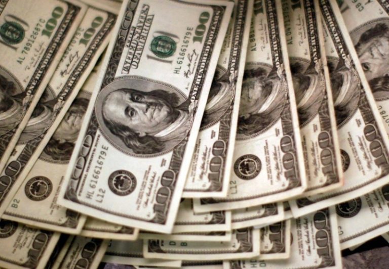 استقرار الدولار بعد صدور بيانات تضخم أدت لتقليل توقعات تخفيض أسعار الفائدة.