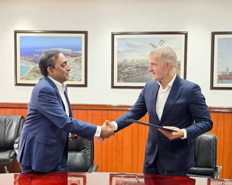 «الأحواض الجافة» تفوز ببناء أكبر منشأة عائمة لتسييل الغاز في المكسيك