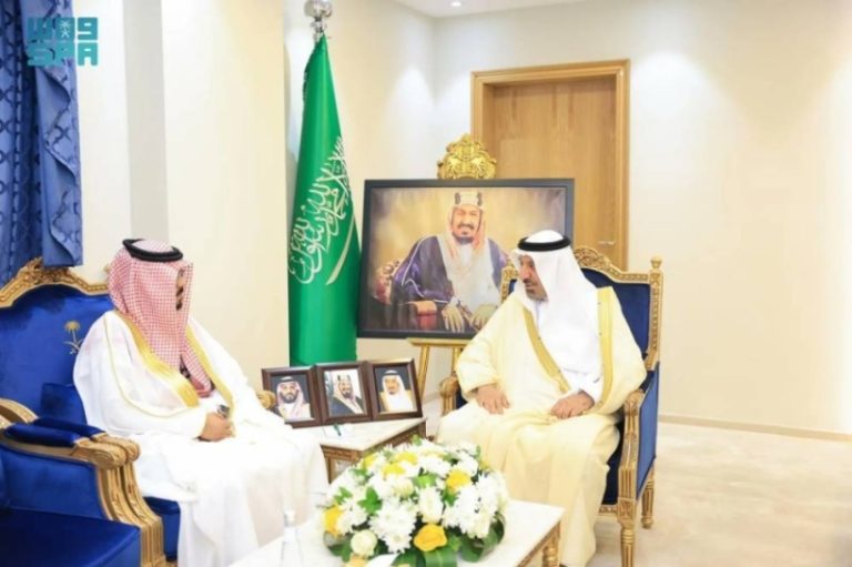 الأمير جلوي بن عبدالعزيز يستقبل تقريرًا شاملًا عن تطورات المدينة الصناعية في نجران.