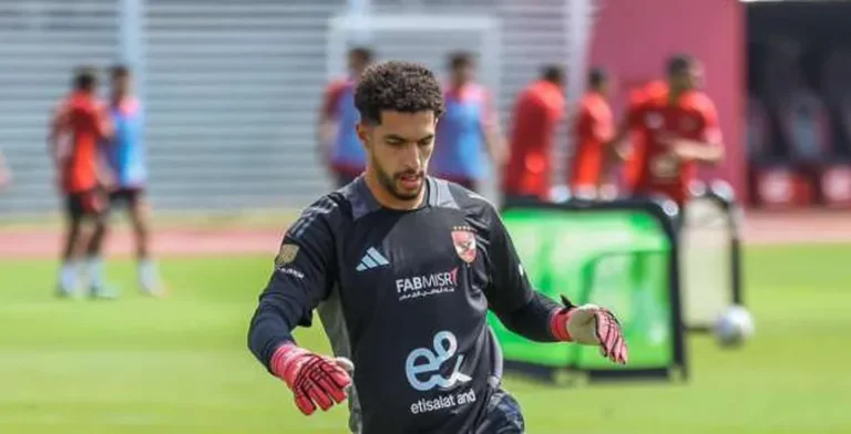 الأهلي يجدد عقد مصطفى شوبير.. التفاصيل كاملة (خاص)