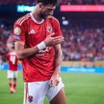 الأهلي يستلم جائزة وسام أبو علي من فيفا