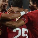 الأهلي يتقدم على فاركو بثنائية شريف وزيزو في الشوط الأول