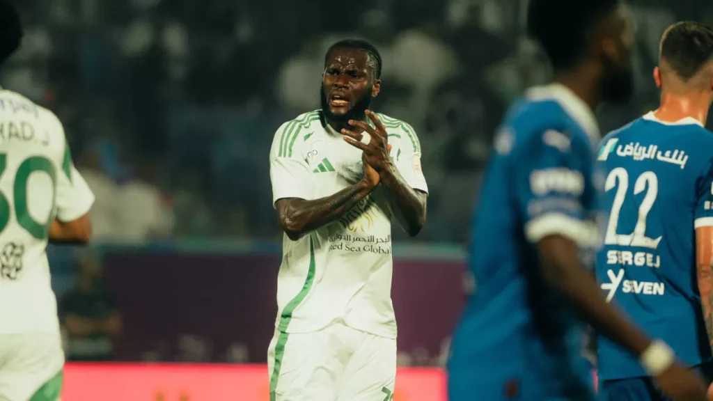 الأهلي يقترب من حسم صفقة بديل كيسيه في الصيف بتطورات مثيرة