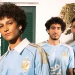 الأهلي يعلن قميصه الثالث في الموسم الجديد.. أزرق فاتح بخطوط ذهبية