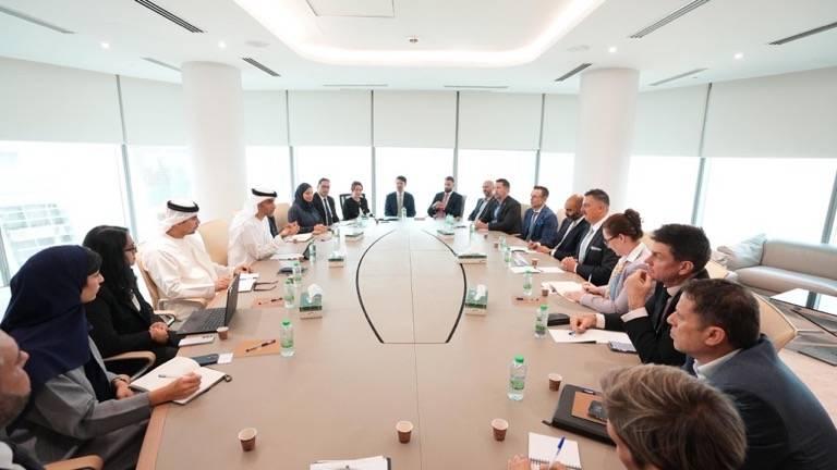الإمارات واستراليا تبحثان سبل التعاون