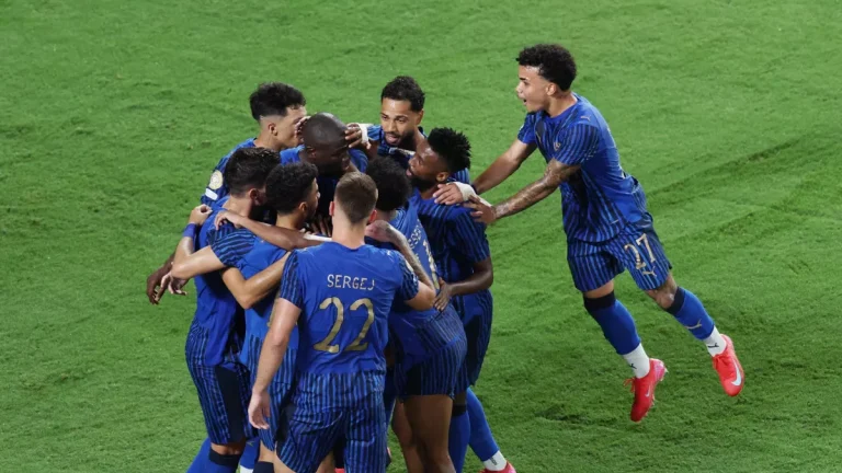 عاجل|الانضباط تصدر الفرمان .. عقوبة مغلظة ضد الهلال عقب الانسحاب من السوبر السعودي