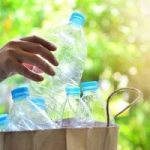 العلماء يكشفون عن عدد جزيئات البلاستيك الدقيقة فى منازلنا وسياراتنا