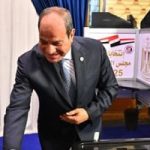 شاهد لحظة إدلاء الرئيس السيسى بصوته فى انتخابات مجلس الشيوخ بمصر الجديدة