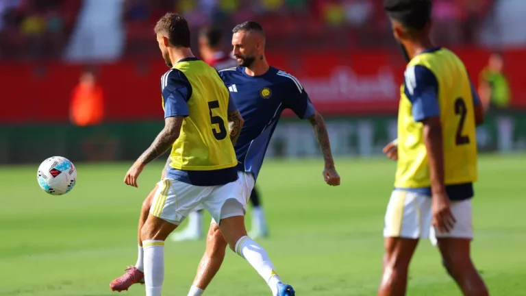 الطريس يقود قمة النصر ضد الاتحاد .. الكشف عن حكام نصف نهائي كأس السوبر