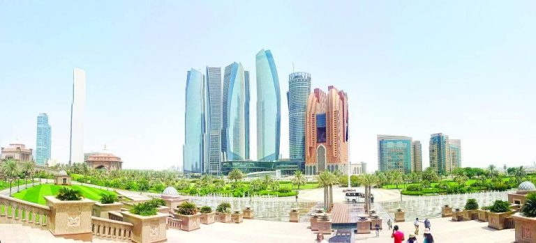 «العطلات الباردة» من أوروبا إلى الإمارات.. أبوظبي نموذجاً