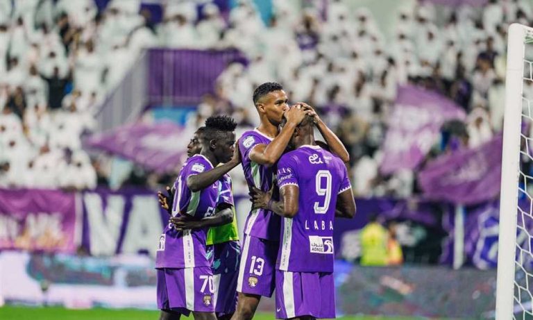بمشاركة ربيعة وهدف قاتل.. العين يتصدر الدوري الإماراتي مؤقتا
                
                حقق نادي العين فوزا ثمينا في الدوري الإماراتي على حساب دبا الفجيرة.
                السبت، 23 أغسطس 2025 - 19:53