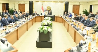 القابضة للتشييد تعتمد موازنة 2025-2026 برئاسة وزير قطاع الأعمال