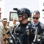 الفريق أول عبد المجيد صقر يلتقى بعدد من مقاتلى القوات الخاصة من المظلات والصاعقة