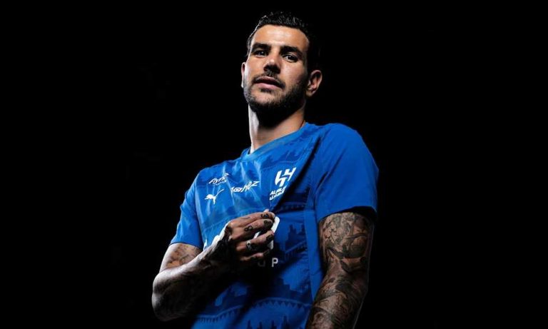 دوري أبطال أوروبا يحرم الهلال من ثيو هيرنانديز أمام الرياض
                
                يغيب الفرنسي ثيو هيرنانيدز عن صفوف الهلال السعودي أمام نظيره الرياض.
                الجمعة، 29 أغسطس 2025 - 12:41