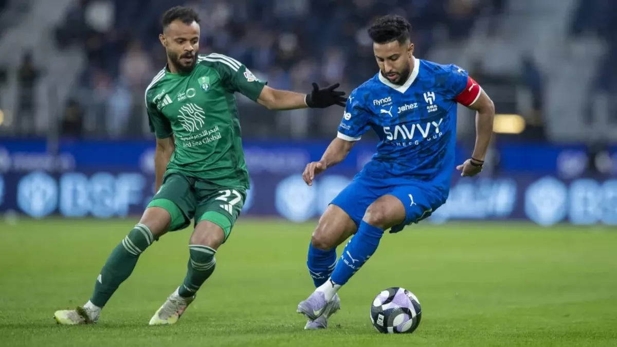 الهلال يقود تحالفًا ثلاثيًا لإقصاء التحكيم السعودي.. "قرار يقلب الطاولة"