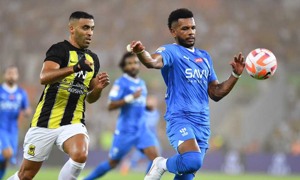اليوم: الهلال يرفض عرضا رسميا من اتحاد جدة لاستعارة البليهي
                
                رفض نادي الهلال السعودي عرضا رسميا من اتحاد جدة يطلب فيه الحصول على خدمات علي البليهي مدافع الأزرق على سبيل الإعارة.
                الأحد، 17 أغسطس 2025 - 11:20