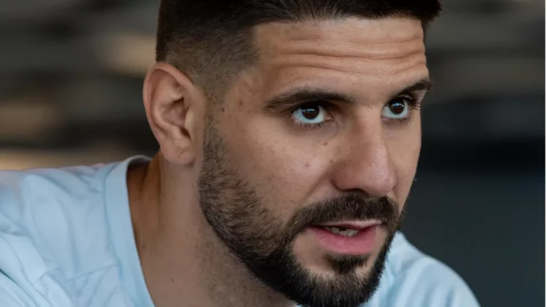 ميتروفيتش يواجه سيناريو نيمار.. الهلال يحسم مصير الصربي بشكل نهائى