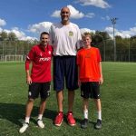 لاعب سلة سابق.. بافيل بودكولجين يحطم رقم أطول لاعب في كرة القدم
                
                أصبح الروسي بافيل بودكولجين أطول لاعب كرة قدم في التاريخ بعد مشاركته في مسابقة كأس روسيا.
                السبت، 23 أغسطس 2025 - 01:32