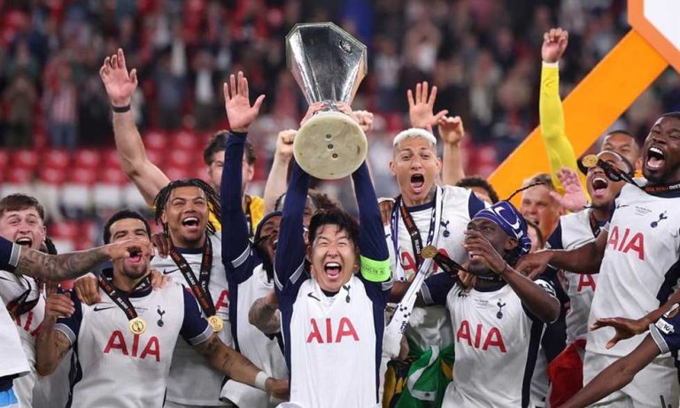 بث مباشر.. قرعة الدوري الأوروبي
                
                يقدم لكم FilGoal.com تغطية مباشرة لقرعة مرحلة الدوري من بطولة الدوري الأوروبي لموسم 2025 - 2026.
                الجمعة، 29 أغسطس 2025 - 13:15
