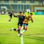 بحبح "قلب الأسد".. التحول من مدافع لمهاجم لحل أزمة بتروجت في الدوري
                
                برز اسم أحمد عبد الموجود "بحبح" لاعب بتروجت في الموسم الماضي بمركز المدافع مع تألق الفريق ووجوده في المرحلة النهائية للمنافسة على اللقب تحت قيادة سيد عيد.
                الجمعة، 15 أغسطس 2025 - 22:10