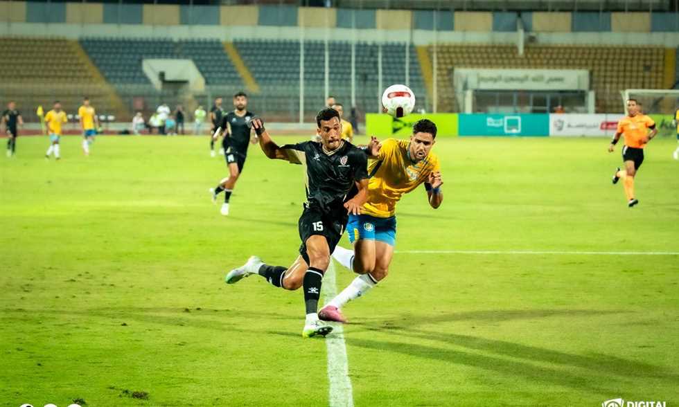 بحبح "قلب الأسد".. التحول من مدافع لمهاجم لحل أزمة بتروجت في الدوري
                
                برز اسم أحمد عبد الموجود "بحبح" لاعب بتروجت في الموسم الماضي بمركز المدافع مع تألق الفريق ووجوده في المرحلة النهائية للمنافسة على اللقب تحت قيادة سيد عيد.
                الجمعة، 15 أغسطس 2025 - 22:10