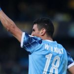 البطاقة الحمراء الأولى.. الكرتي يتعرض للطرد أمام دجلة في افتتاح الدوري المصري
                
                أشهر محمد عباس قابيل أول بطاقة حمراء في موسم 2025-2026 من الدوري المصري في وجه وليد الكرتي لاعب بيراميدز.
                الجمعة، 08 أغسطس 2025 - 18:39