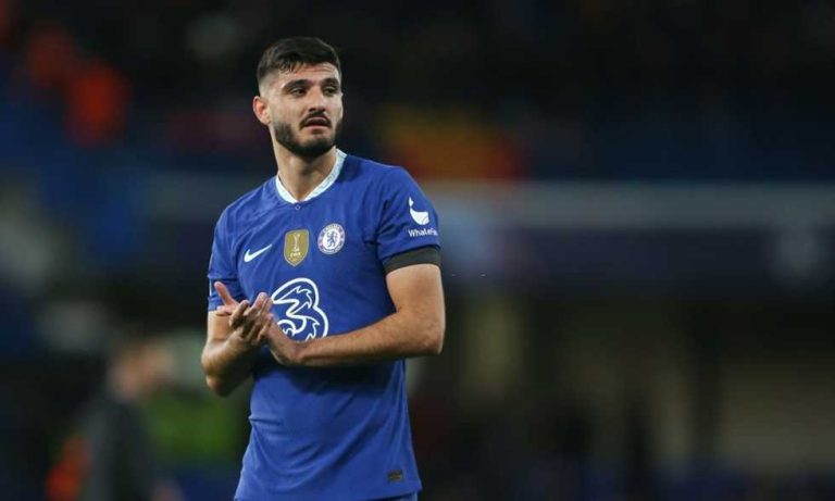 سكاي: بيرنلي في مفاوضات متقدمة لضم أرماندو برويا من تشيلسي
                
                بات أرماندو برويا مهاجم تشيلسي قريبا من الانضمام بشكل نهائي إلى بيرنلي.
                السبت، 02 أغسطس 2025 - 13:56