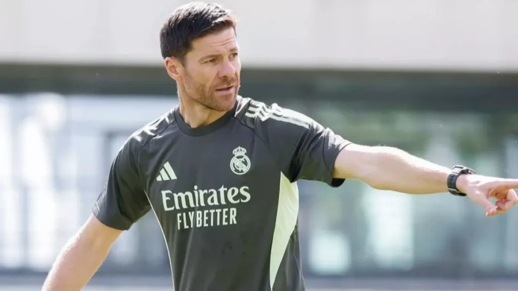 تحديات جديدة تواجه ألونسو قبل المواجهة الأولى مع ريال مدريد
