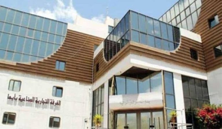 تحديات سوق العمل: دراسة شاملة حول المشكلات التي تواجه الباحثين عن وظائف جديدة.