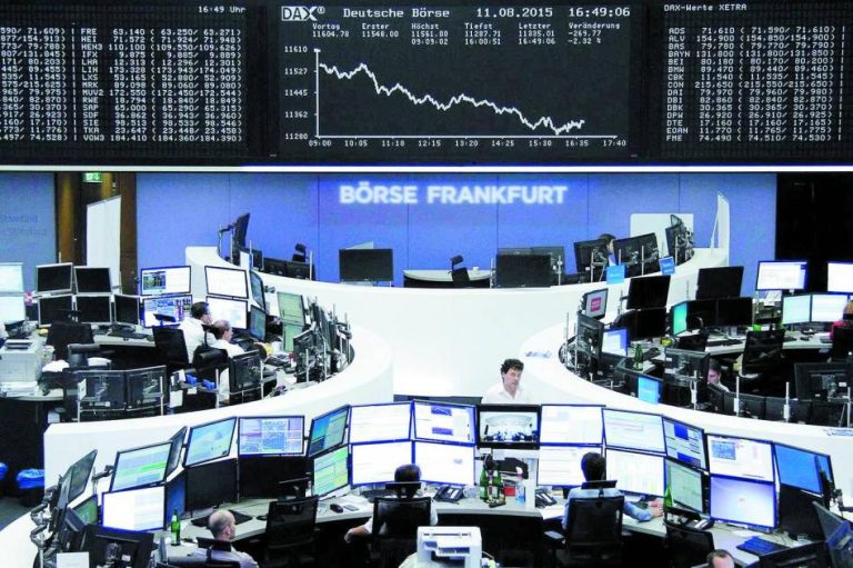 أسهم أوروبا تتراجع وسط تفاؤل بخفض الفائدة الأمريكية