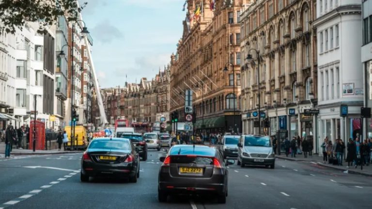تراجع تسجيل السيارات الجديدة في بريطانيا بنسبة 5% خلال شهر يوليو المنصرم.