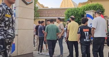 جانب من توافد المواطنين على اللجان الانتخابية