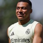 تشكيل ريال مدريد – مبابي يقود الهجوم أمام أوساسونا.. و3 صفقات جديدة أساسية
                
                أعلن تشابي ألونسو المدير الفني لريال مدريد تشكيل فريقه لمواجهة أوساسونا في الدوري الإسباني.
                الثلاثاء، 19 أغسطس 2025 - 20:47
