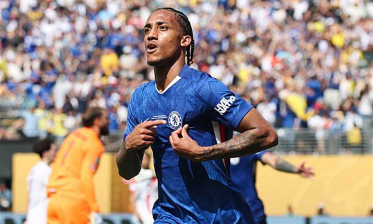 انتهت في الدوري الإنجليزي - تشيلسي (2)-(0) فولام.. 3 نقاط ثمينة
                
                يقدم لكم FilGoal.com تغطية حية ومبشارة لمباراة شيلسي ضد فولام
                السبت، 30 أغسطس 2025 - 14:32