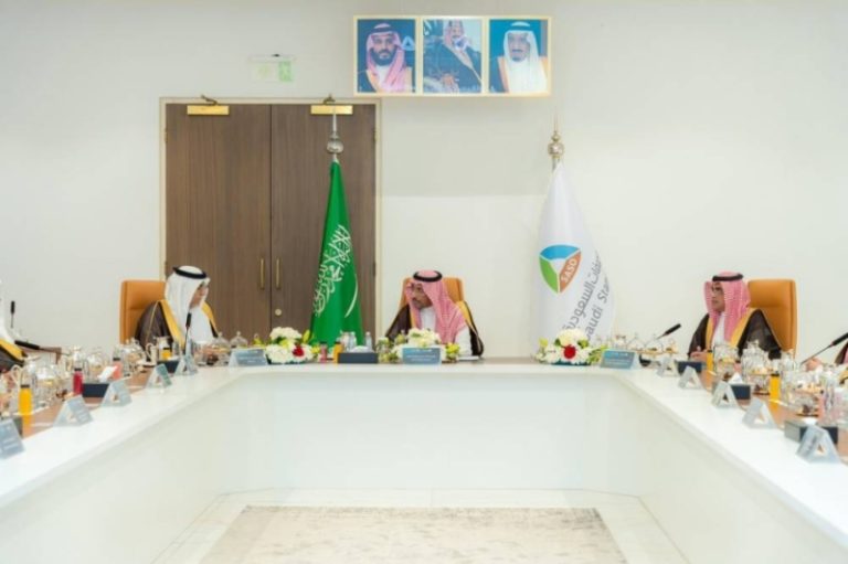 تطوير الصناعة والمواصفات: تعزيز الجودة وتأهيل الكوادر الوطنية لتحقيق التنمية المستدامة.