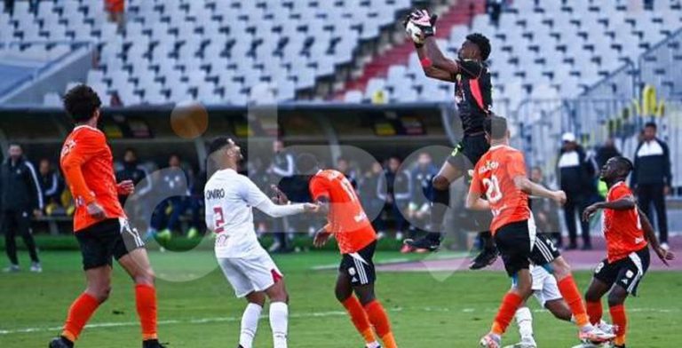 شوط أول سلبي بين الزمالك وفاركو في الدوري