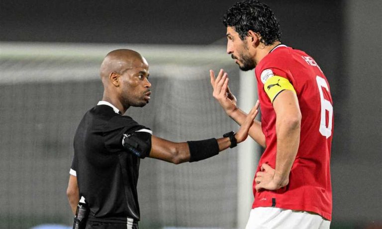 الثالثة.. توم أبونجيل حكما لمباراة مصر ضد إثيوبيا في تصفيات كأس العالم
                
                يدير الجنوب إفريقي توم أبونجيل مباراة مصر ضد إثيوبيا في تصفيات كأس العالم 2026 تحكيميا.
                الجمعة، 15 أغسطس 2025 - 21:11