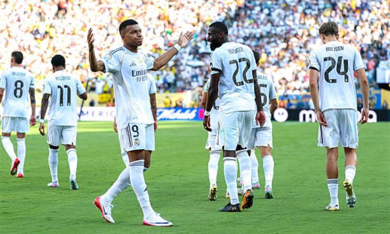مباشر الدوري الإسباني - ريال مدريد ضد أوساسونا
                
                يقدم لكم FilGoal.com تغطية مباشرة لمباراة ريال مدريد ضد أوساسونا في الدوري الإسباني.
                الثلاثاء، 19 أغسطس 2025 - 21:48