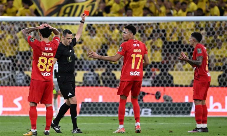 مباشر السوبر السعودي - القادسية (1)-(5) أهلي جدة.. جوووول عكسي
                
                يقدم لكم FilGoal.com تغطية مباشرة لمواجهة القادسية ضد أهلي جدة في نصف نهائي كأس السوبر السعودي.
                الأربعاء، 20 أغسطس 2025 - 14:45